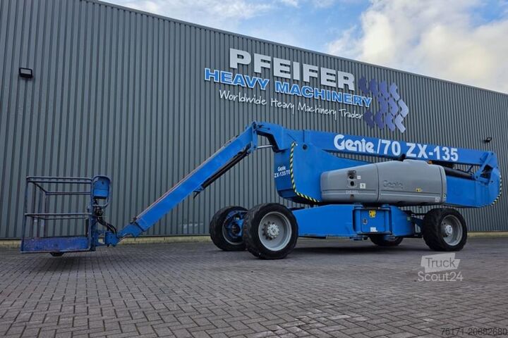 Leddelt teleskopisk arbejdsplatform Genie ZX135/70 Diesel, 4x4x4 Drive, 43m Lifting Height,