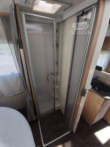 Daļēji integrēta kemperis SUNLIGHT T 69 S, Quensbett, SAT, Hubbett, Navi,1 Hand