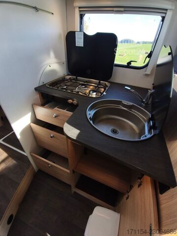 Daļēji integrēta kemperis SUNLIGHT T 69 S, Quensbett, SAT, Hubbett, Navi,1 Hand