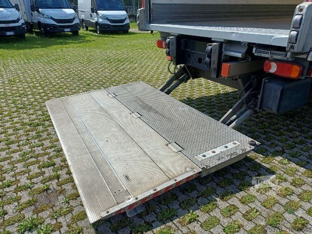 Camion caisson IVECO EUROCARGO ML120E22P