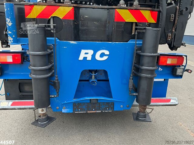 Vrachtwagen met kraan Volvo FMX 450 8x4 Hiab 63 Tonmeter laadkraan + Fly-Jib