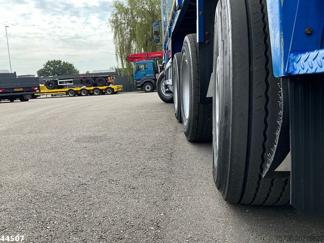 Vrachtwagen met kraan Volvo FMX 450 8x4 Hiab 63 Tonmeter laadkraan + Fly-Jib