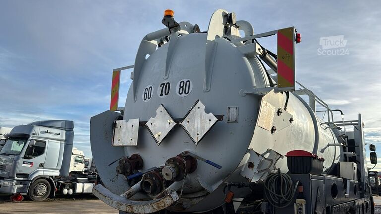 Vehículo de succión Renault Kerax 370 (10970L / CAMION FRANCAIS / VIDANGEUR...