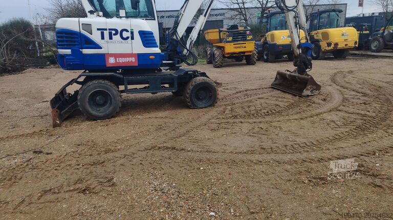 Koparka samojezdna Hyundai R55W-9A with 3 excavator buckets