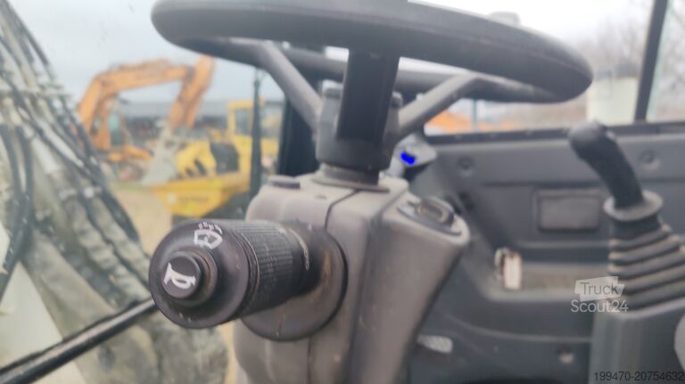 Koparka samojezdna Hyundai R55W-9A with 3 excavator buckets