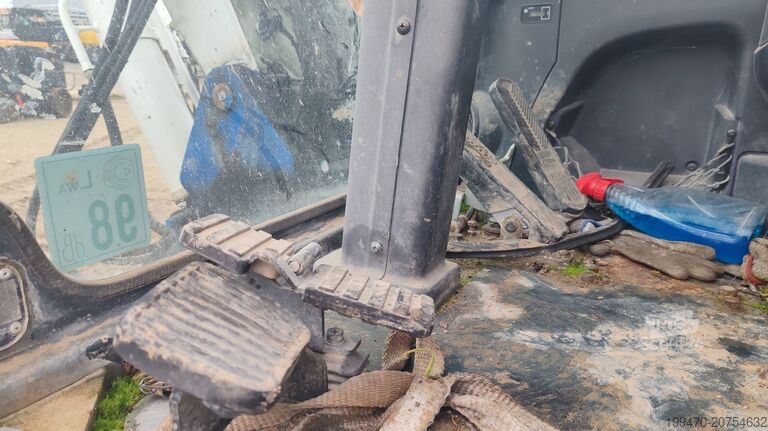 Koparka samojezdna Hyundai R55W-9A with 3 excavator buckets