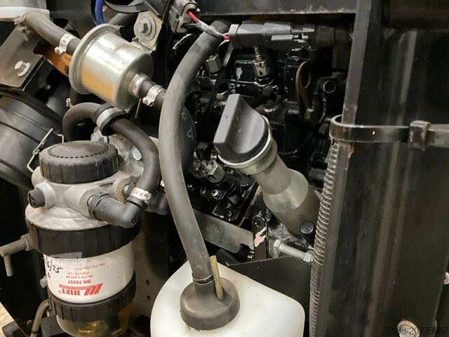 Mini bager JCB 16 C-1