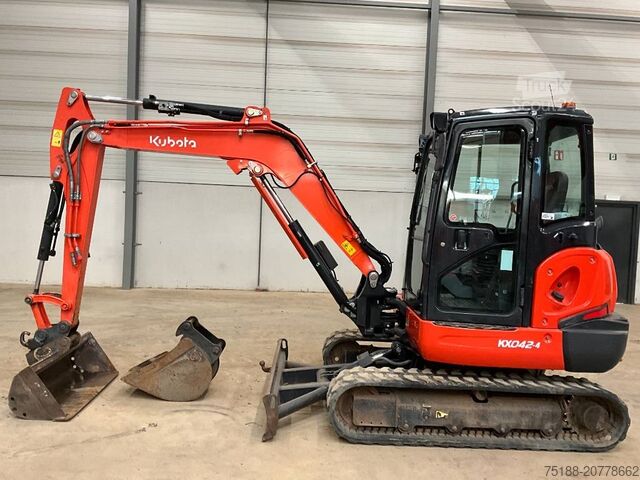 Mini-pelle Kubota KX 042-4