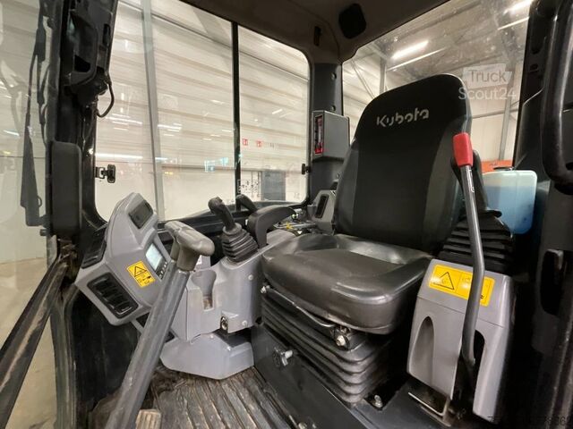 Mini-pelle Kubota KX 042-4