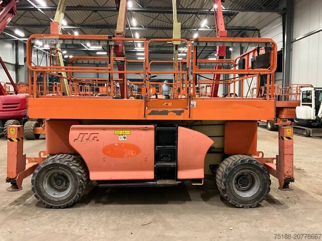 Škarjasto dvigalo JLG 3394 RT