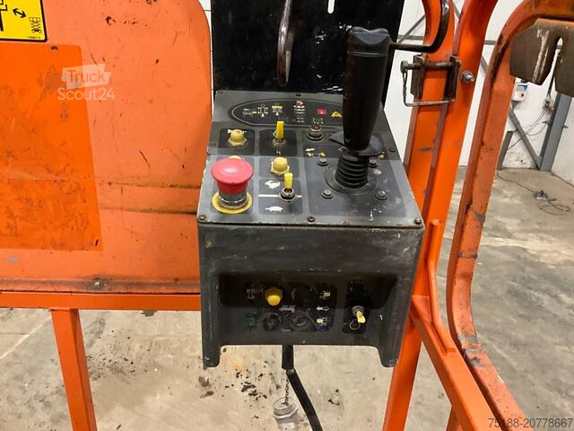 Škarjasto dvigalo JLG 3394 RT