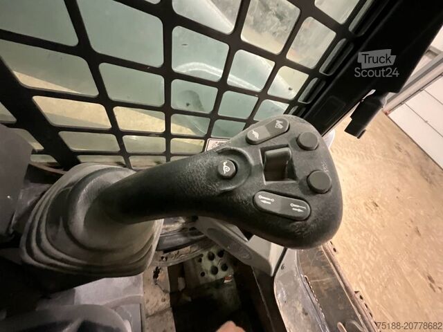 Nakladalnik Bobcat T 590