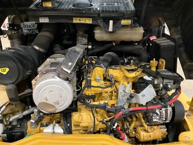 Nakladalnik CAT 906 M