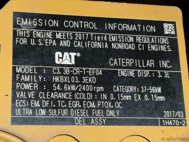 Nakladalnik CAT 906 M
