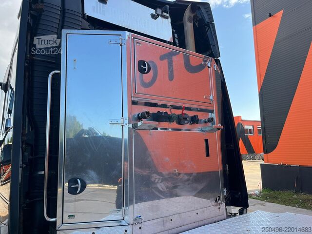 Standard traktor Volvo FH 16 750 8x4  GCW 90 ton / DOLLY / RETARDER