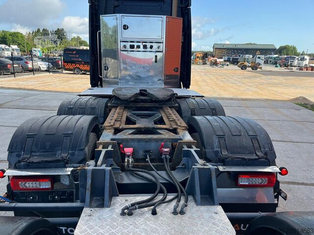 Standard traktor Volvo FH 16 750 8x4  GCW 90 ton / DOLLY / RETARDER