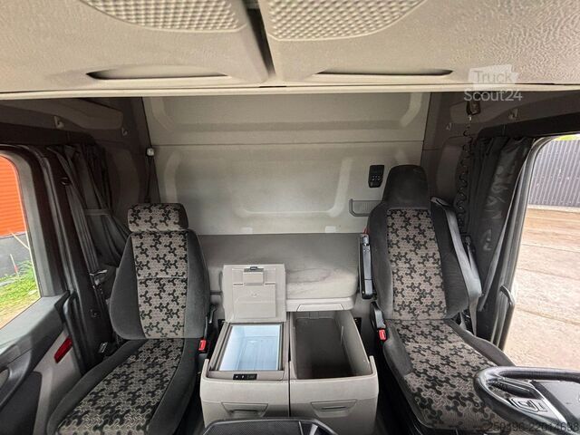 Стандартний трактор Scania R410 6x2