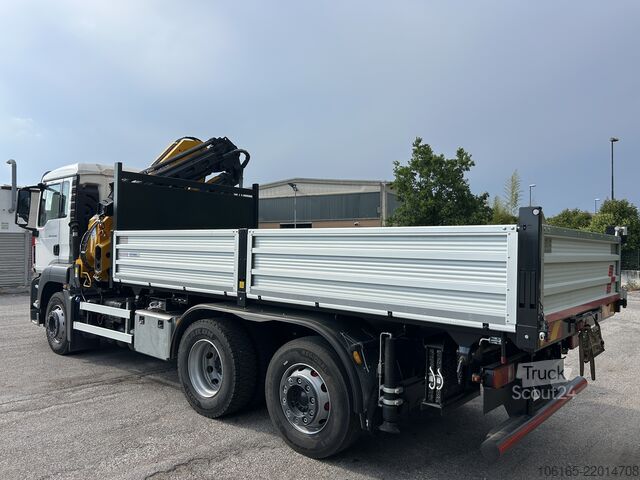 Gru montata su autocarro MAN TGS 26.480
