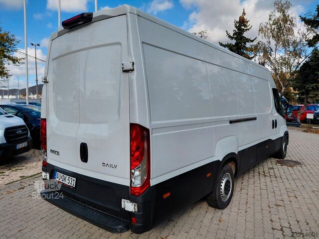 Fourgon tôlé IVECO Daily 2.3 35 C V Radstand 4100 L