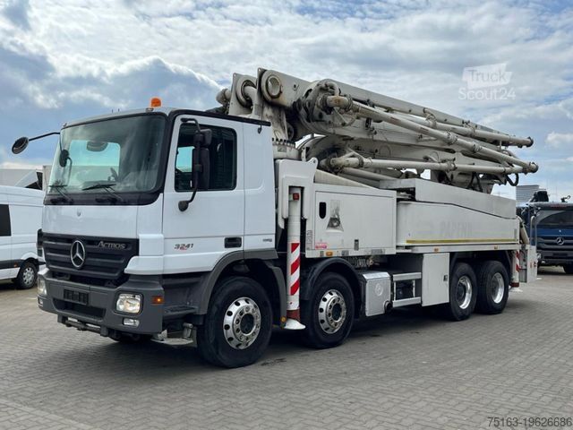 Автобетононасос MERCEDES-BENZ Actros 3241 B 8x4  Betonpumpe Putzmeister 42m