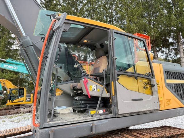 Excavator pe şenile VOLVO EC 300ENL Schnellwechsler Winkelbauer Top