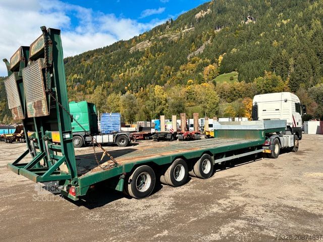 Tieflader-Sattelauflieger EMPL STUA 43/3L hydr. Rampen Nato Lenkachse