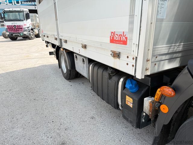 Camion cu platformă IVECO EUROCARGO ADR 100-210 1500Kg Hebebühne