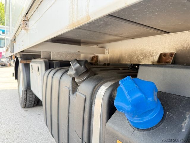 Camion cu platformă IVECO EUROCARGO ADR 100-210 1500Kg Hebebühne