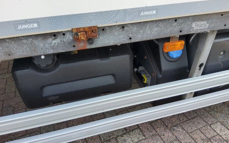 Posuvná plachta Renault D 240.12 - D SERIE EURO 6 SCHUIFZEIL + VANGMUIL...