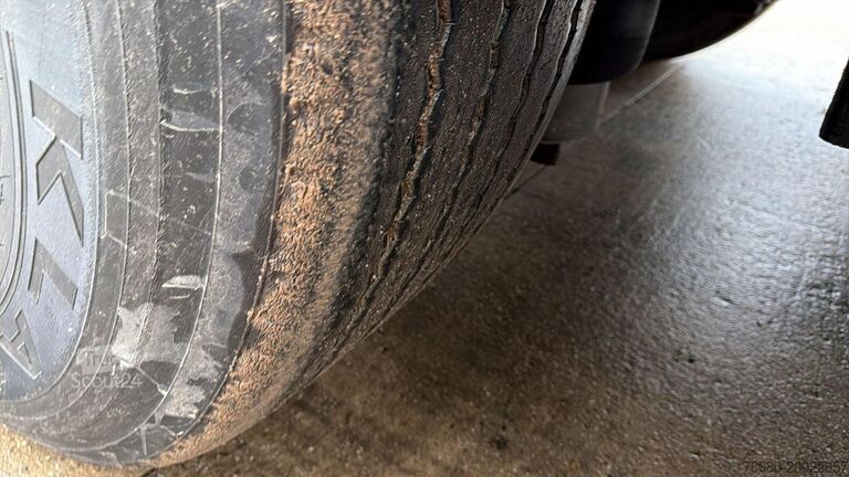 Atrelado da plataforma Wielton PTS 34.100 (DRUM BRAKES / FREINS TAMBOURS)