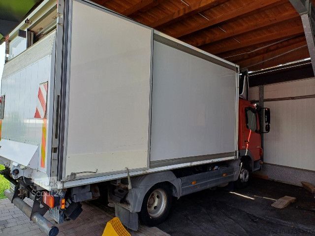 Autoutilitară frigorifică Mercedes-Benz 816