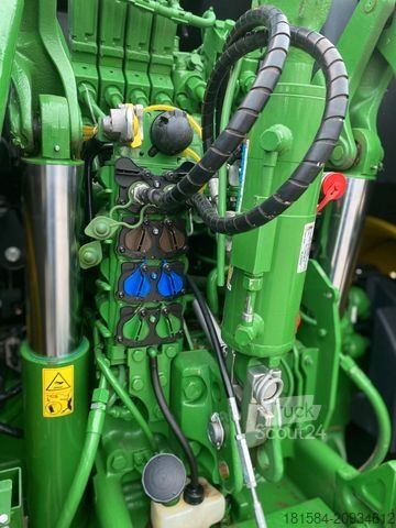 Трактор John Deere 6R 250