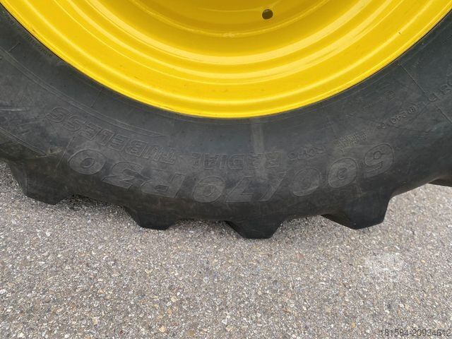 Трактор John Deere 6R 250