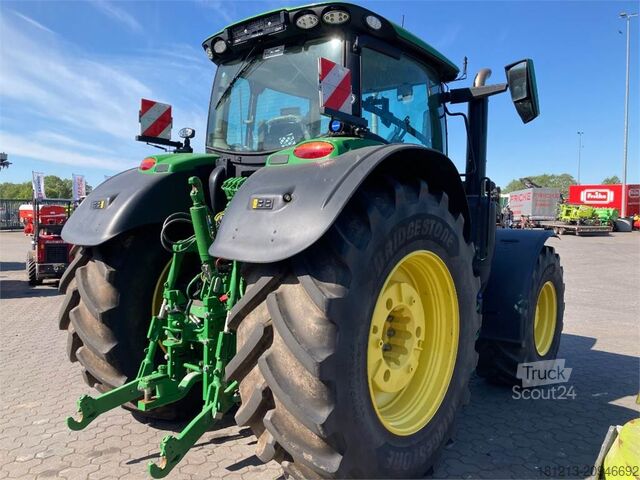 Máquina agrícola JOHN DEERE 6R215