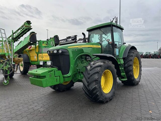 Máquina agrícola JOHN DEERE 8220 Powershift