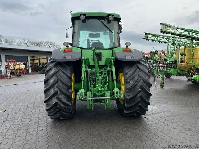 Máquina agrícola JOHN DEERE 8220 Powershift