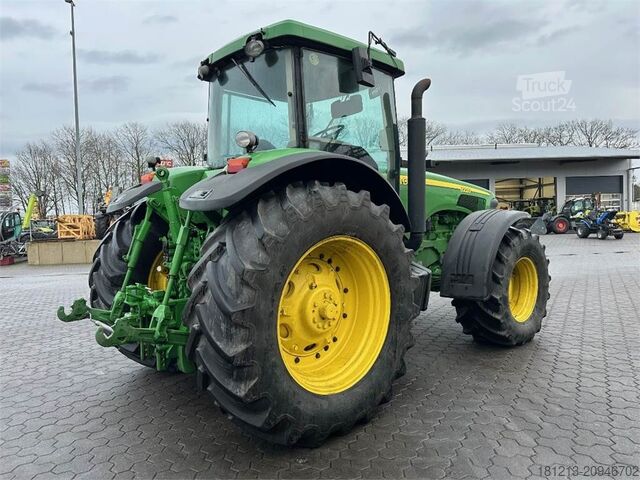 Máquina agrícola JOHN DEERE 8220 Powershift