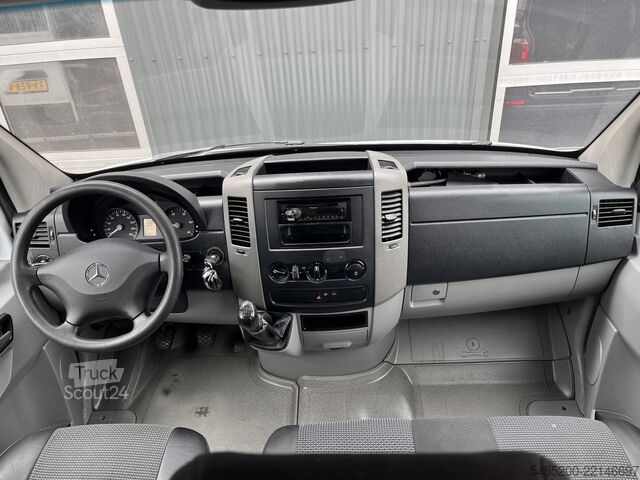 Mercedes-Benz Sprinter 513 2.2 CDI tipbil med flishuggeropbygning, flisvogn, omformer, anhængertræk  Mercedes-Benz Sprinter 513 2.2 CDI Kipper Snipperopbouw Snipp...