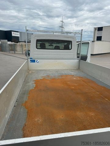 Kravas mikroautobuss ar pašizgāzēju MAN TGE 3.180