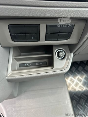 Kravas mikroautobuss ar pašizgāzēju MAN TGE 3.180