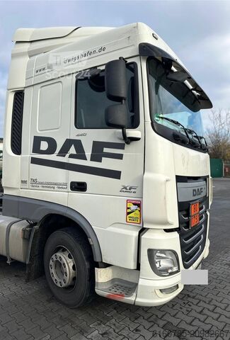 Camion de matières dangereuses DAF XF 440FT Voll ADR mit Kompressor 