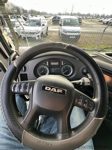 Camion de matières dangereuses DAF XF 440FT Voll ADR mit Kompressor 