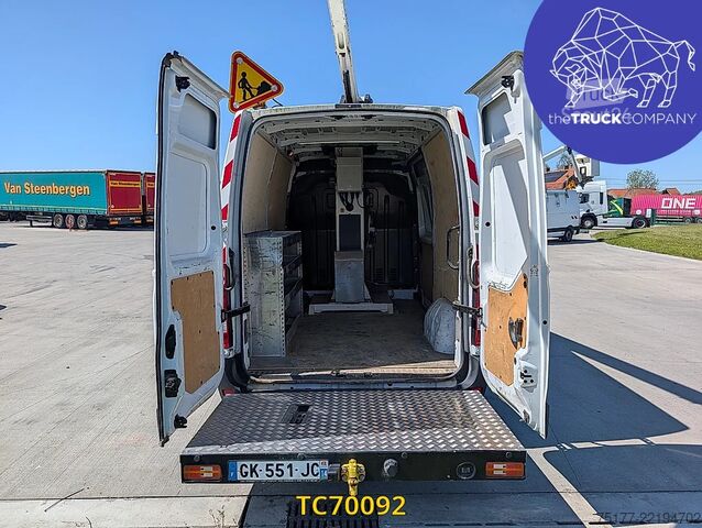 Løfteplatform Renault Master 145.35 nacelle klubb