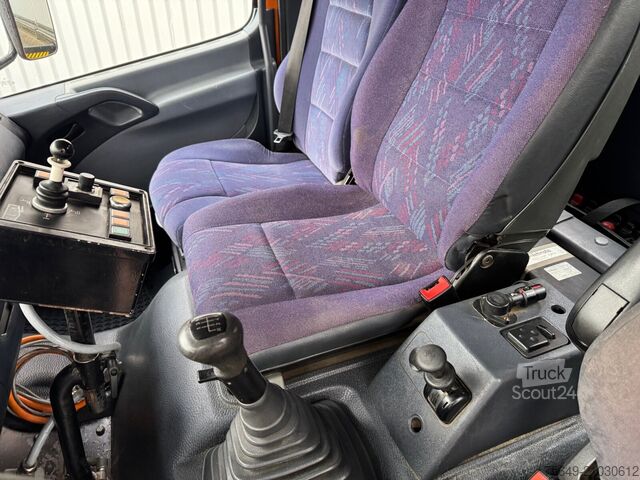 Torenkraan Mercedes-Benz Atego 1828 AK 4x4 Atego 1828 AK 4x4, Winterdienstausstattung, Kran Hiab 085-2, Funk