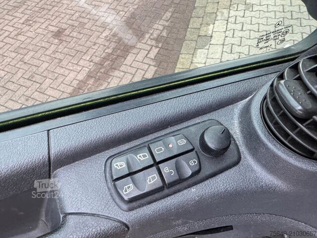 Vrachtauto met open laadbak Mercedes-Benz Atego 1530 L 4x2 Atego 1530 L 4x2 mit LBW Dhollandia