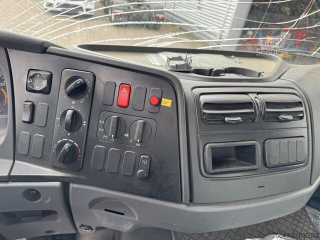 Grue à tour Mercedes-Benz Atego 1023 A 4x4 mit Unfallschaden! Atego 1023 A 4x4, Einzelbereifung, Heckkran Palfinger PK4501-B, Funk, UNFALLSCHADEN!