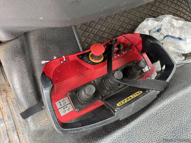 Grue à tour Mercedes-Benz Atego 1023 A 4x4 mit Unfallschaden! Atego 1023 A 4x4, Einzelbereifung, Heckkran Palfinger PK4501-B, Funk, UNFALLSCHADEN!