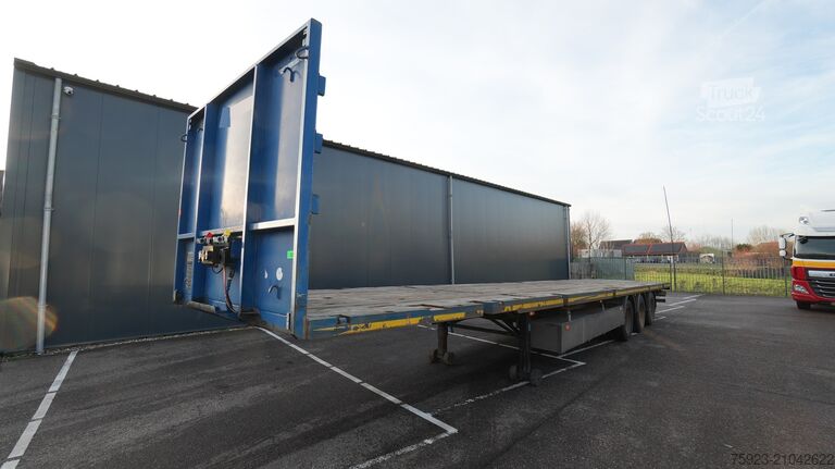 Remorque à plate-forme Pacton 3 AXLE FLATBED WITH TWISTLOCKS