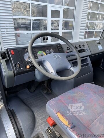 Фургон з подвійною кабіною mercedes-benz Vario  815d klima/ Autom./ Standh./ Regal