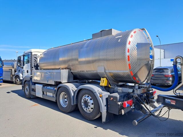 Βυτιοφόρο φορτηγό MAN TGS 26.420 6x2  ATM bei 740.430 km am 30.12.2021